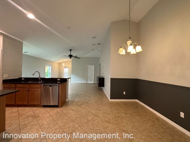 Foto del edificio - 4 br, 2 bath House - 15643 Carina Dr