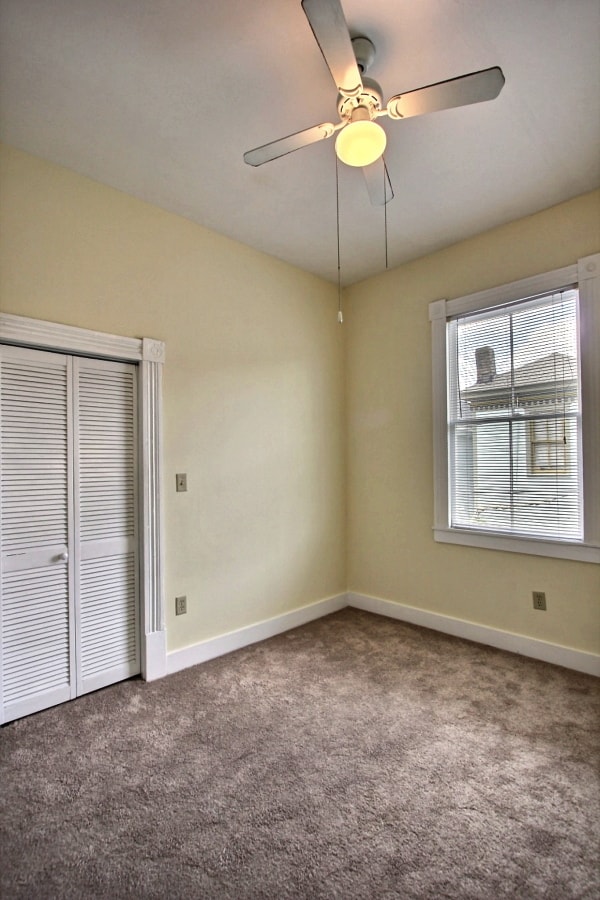 Building Photo - 210 E 33rd St