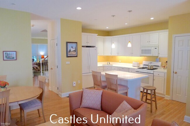 Foto del edificio - 3 br, 2.5 bath Townhome - 1115 Beacon St U...