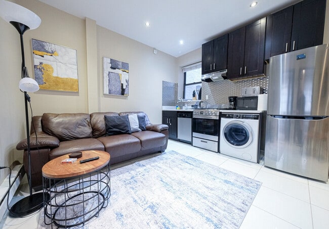 Building Photo - 5 W 101st St