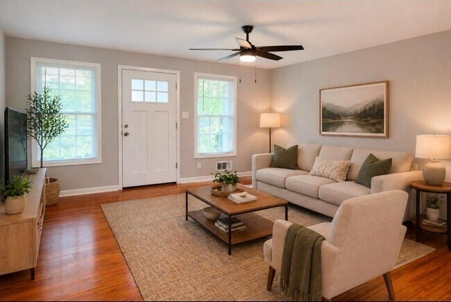 Foto del edificio - 1551 Pine Glen Cir