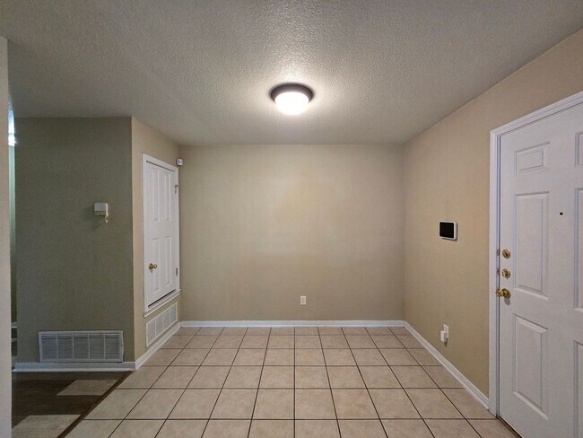 Foto del edificio - 3804 Littleleaf Ct