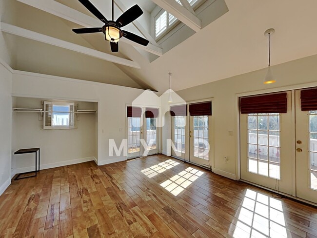 Building Photo - 1308 S Pennsylvania Ave Unit 3