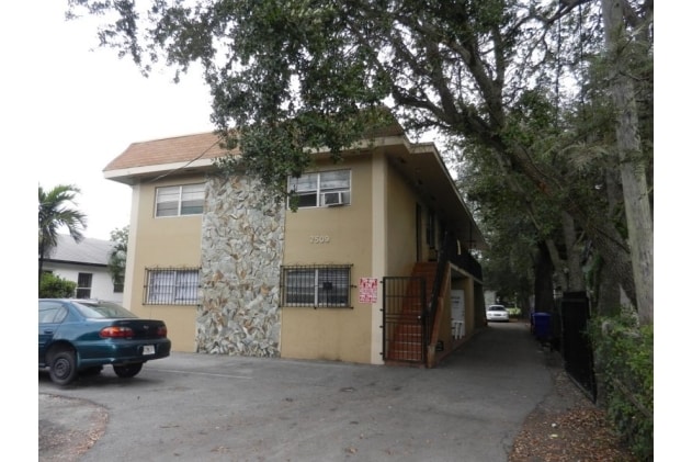 Building Photo - 7509 NE 3rd Ave