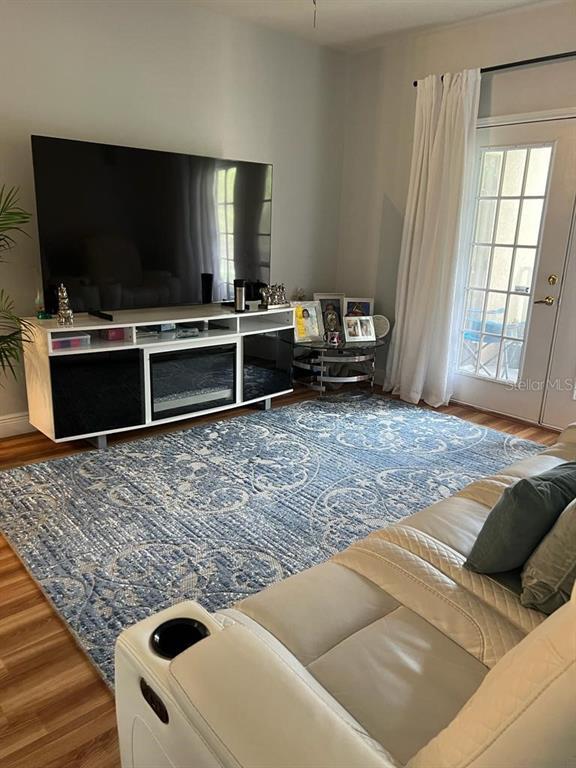 Foto del edificio - 14304 Fredricksburg Dr