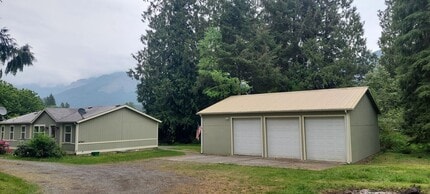 Building Photo - 6740 Greystone Ln