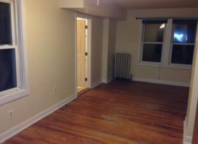 Building Photo - 226 Massasoit Rd