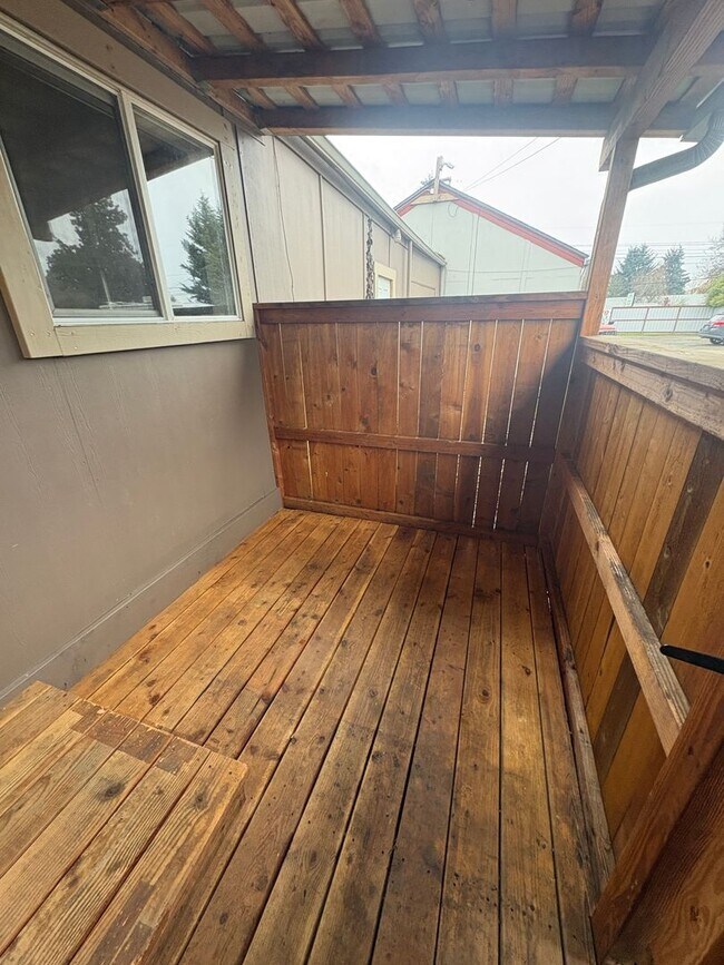 Foto del edificio - 1 Bedroom Apartment in Camellia Park