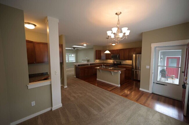 Foto del edificio - 2 bed 2 bath 2 car garage, in Sequim