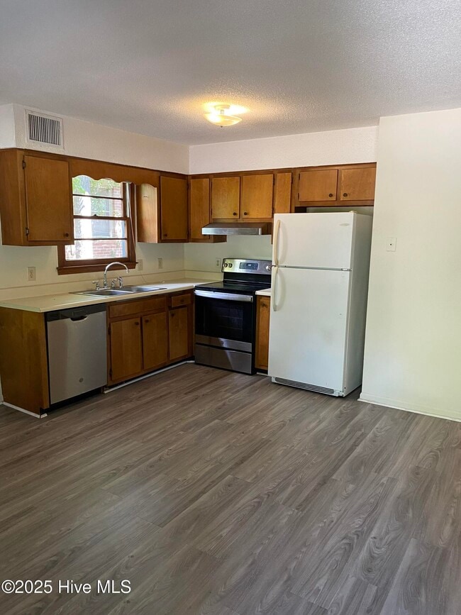 Foto del edificio - 3145 Caswell St