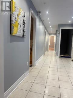 Photo du bâtiment - 938 Bloor St W