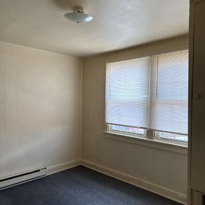 Foto del edificio - Downtown Front Royal 2 Bed, 1 Bath Apartment – Walk to Shops, Dining & Park