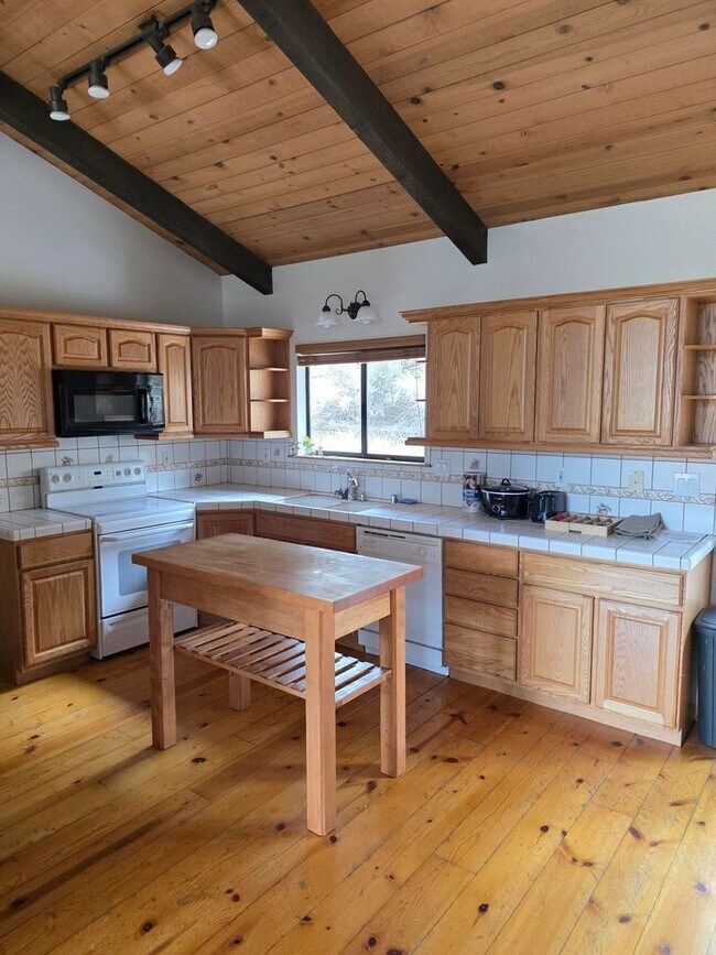 Foto del edificio - Beautiful 3BR/2BA Bear Valley Springs Home...