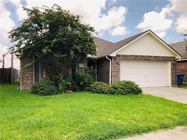 Foto del edificio - 1222 Meadowbrook Dr