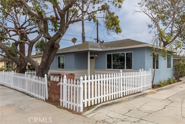 Foto del edificio - 2218 Placentia Ave