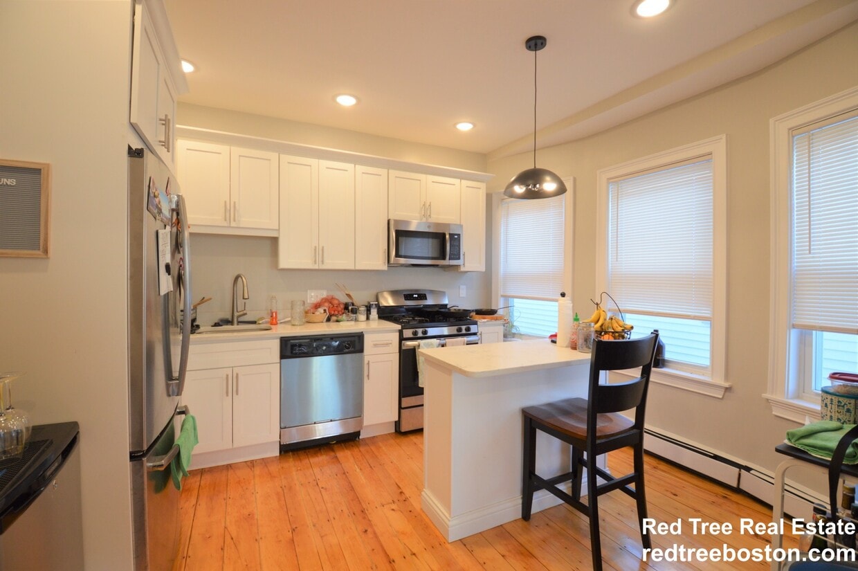 Photo - 394 Centre St. Unit 3