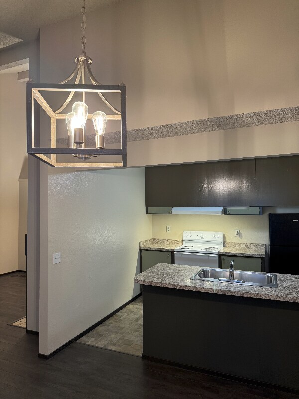 Foto del edificio - 1043 Copeland Creek Dr