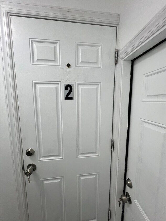 Primary Photo - 22 1/2 Seward Ave