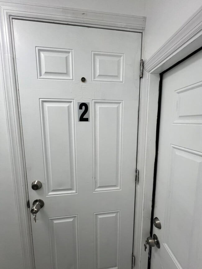 Building Photo - 22 1/2 Seward Ave