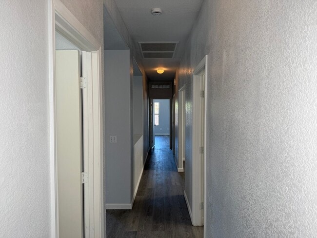 Foto del edificio - 33190 N Cherry Creek Rd