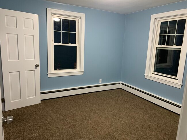 Bedroom - 79 E Barrows St