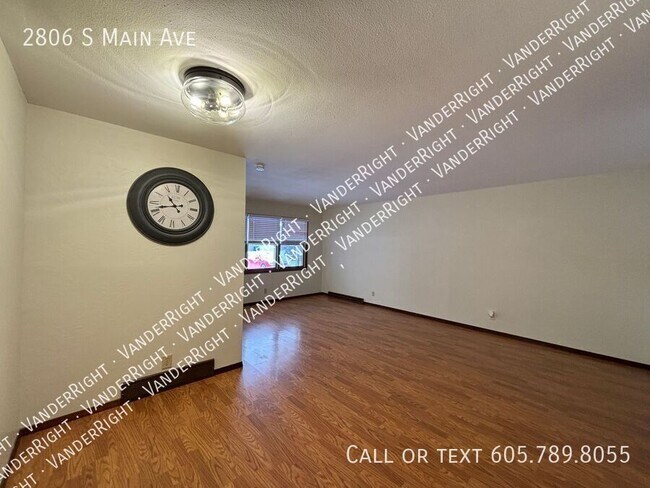 Foto del edificio - 2806 S Main Ave