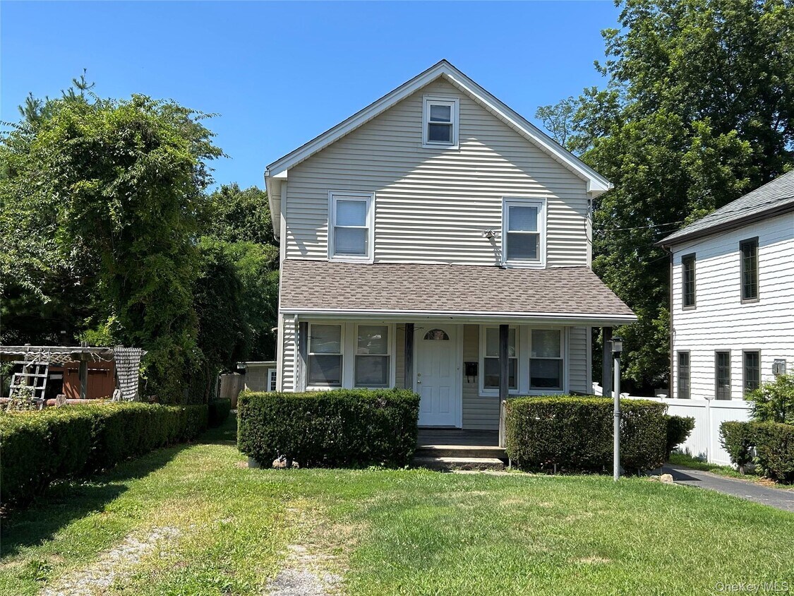 Primary Photo - 14 Valley Rd