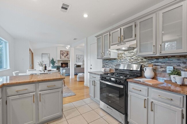 Foto del edificio - 3633 Peregrine Falcon Dr