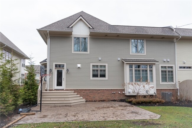 Building Photo - 40 Ashbourne Dr