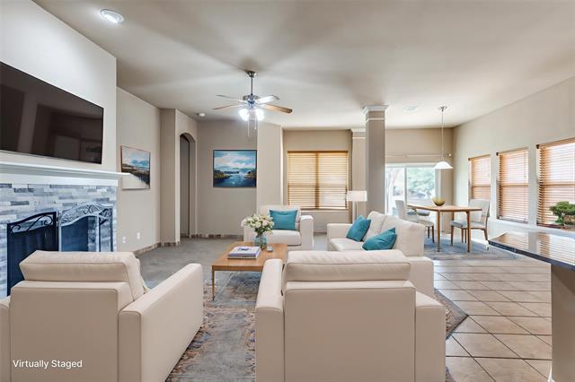 Foto del edificio - 15765 Landing Creek Ln
