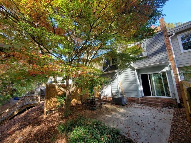Building Photo - 1317 Garden Crest Dr