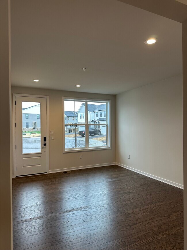 Foto del edificio - 182 Mahogany Ln