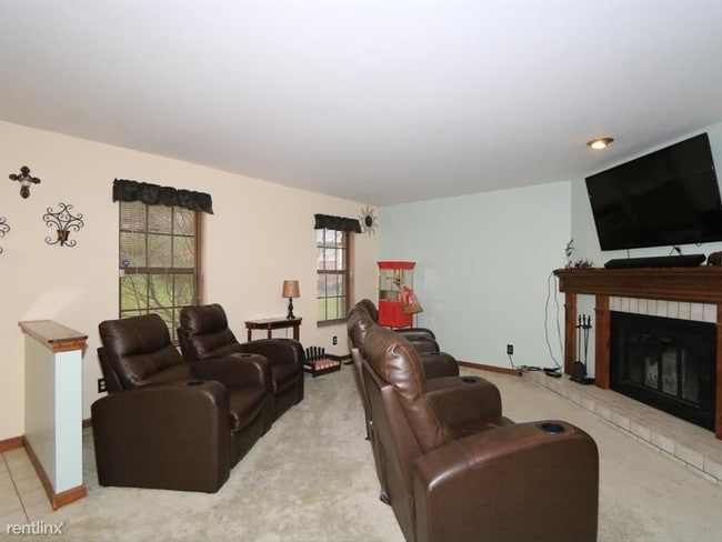 Building Photo - 3 br, 2.5 bath Condo - 2677  Montana Avenue