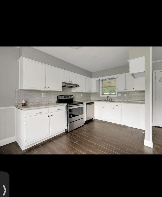 Building Photo - 2939 Mountain Terrace St