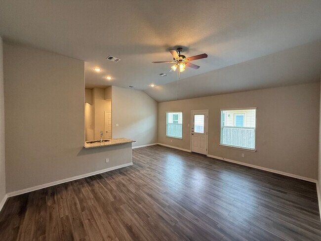 Foto del edificio - 3bd 2ba in Prime Location