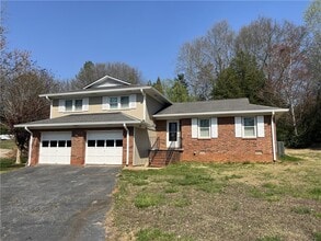 Building Photo - 100 Red Cardinal Rd
