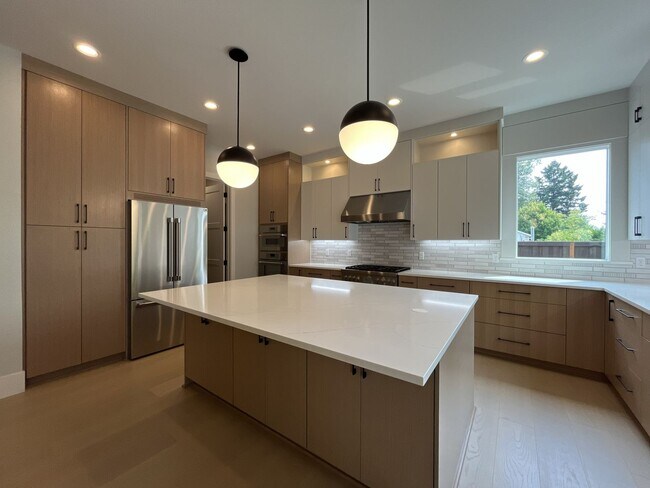 Foto del edificio - 17402 NW Lone Rock Dr