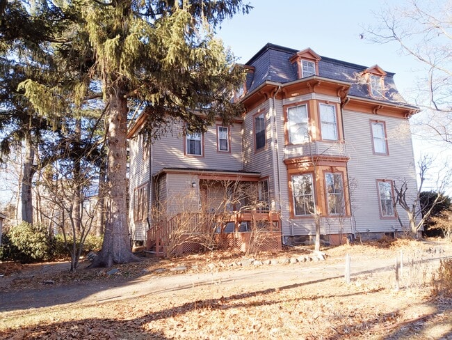 Building Photo - 53 Crescent Ave