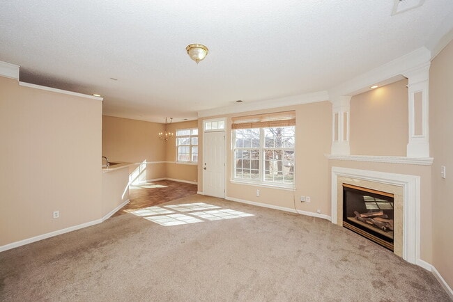 Building Photo - 12330 Summer Creek Ln