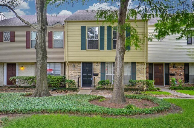 Foto del edificio - 12927 Trail Hollow Dr