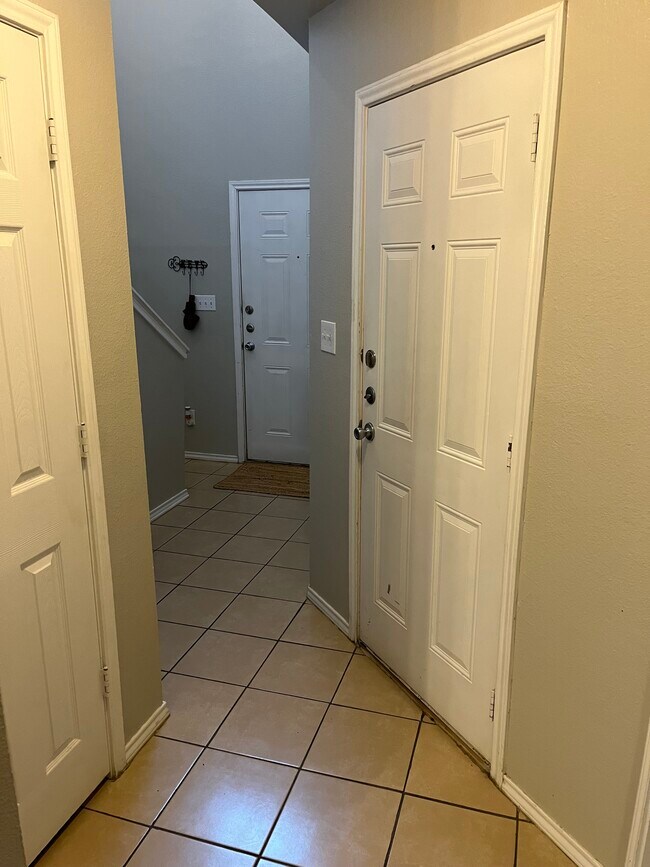 Foto del edificio - 702 Claremont Pky