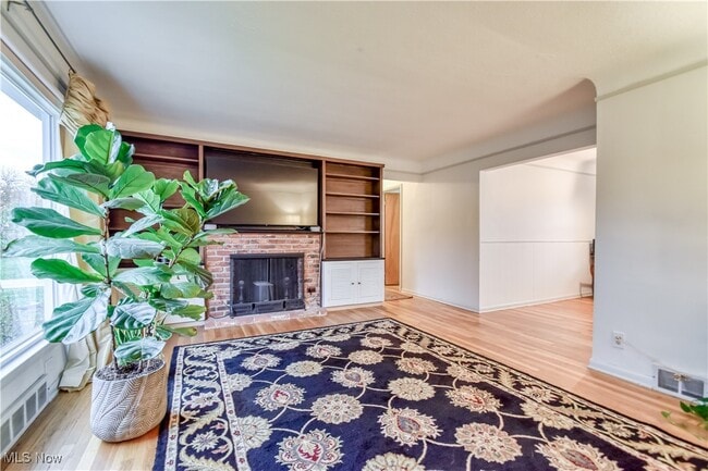 Foto del edificio - 5134 Harmony Ln