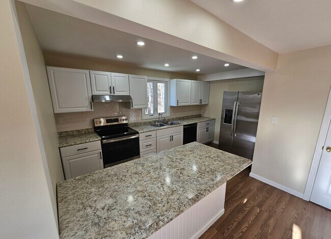 Foto del edificio - 1230 Smyth Rd