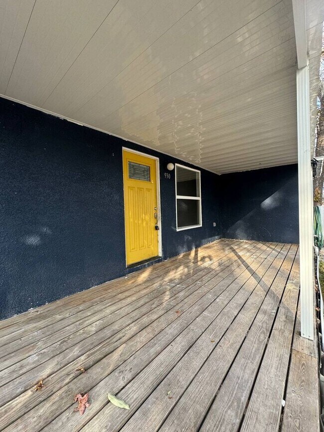 Building Photo - Spacious 3-Bedroom Home with a Charming Backyard in Lakeland, FL!