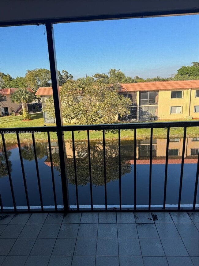 Foto del edificio - 200 Lakeview Dr