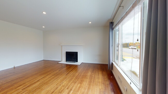 Building Photo - 700 N Humboldt St