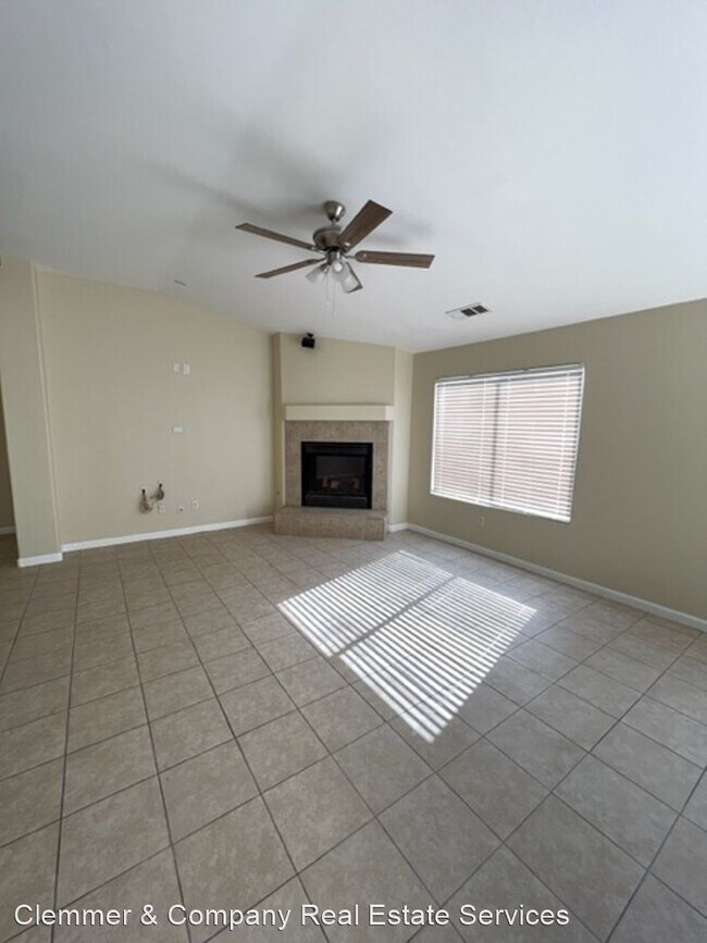 Building Photo - 4 br, 2 bath House - 2817 Tapo Ridge Dr.