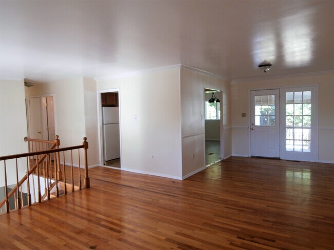 Building Photo - 2052 Cabot Ct