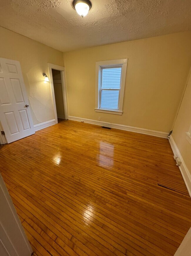 Foto del edificio - Beautiful Large Home for rent