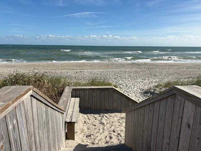 Foto del edificio - 562 Carousel Ln